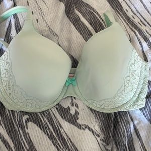 Body by Victoria 34DDD UNDERWIRE lined perfect coverage, mint green bra